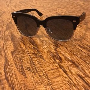 Gucci Shades $200 Original $480